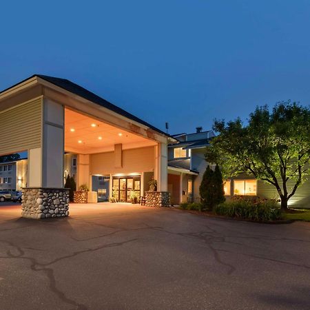 Best Western Plus Windjammer Inn & Conference Center Burlington Exterior photo